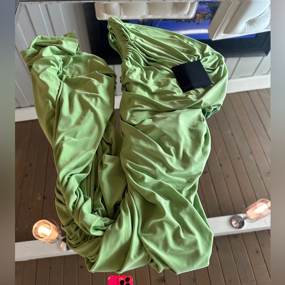 Norma Kamali Diana One Shoulder Ruched Gown Gemini Green XXS - Picture 11 of 12